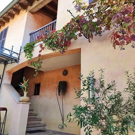 Corte Uccellanda Relais Aparthotel Monzambano Exterior photo