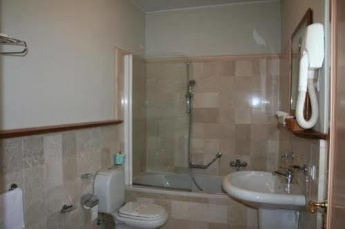 Aparthotel Corte Uccellanda Relais Monzambano